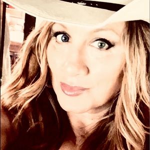 Meet your Posher, Cheree